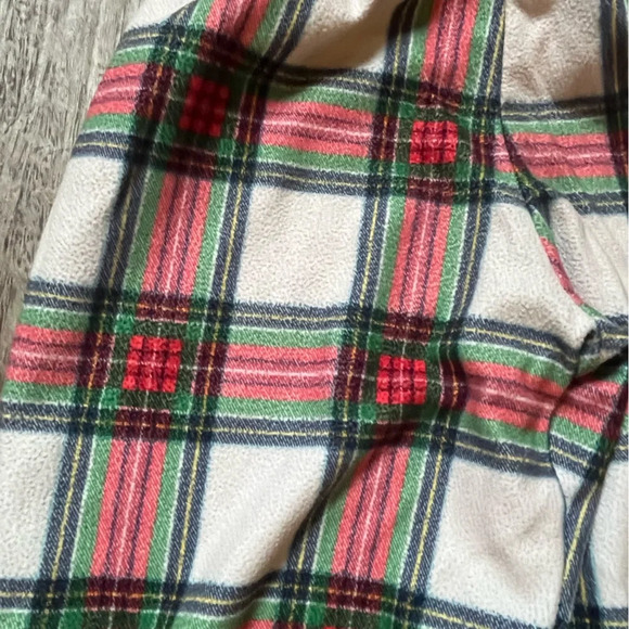 Kids size 6 Christmas pj set Holiday red and green plaid - Picture 7 of 8